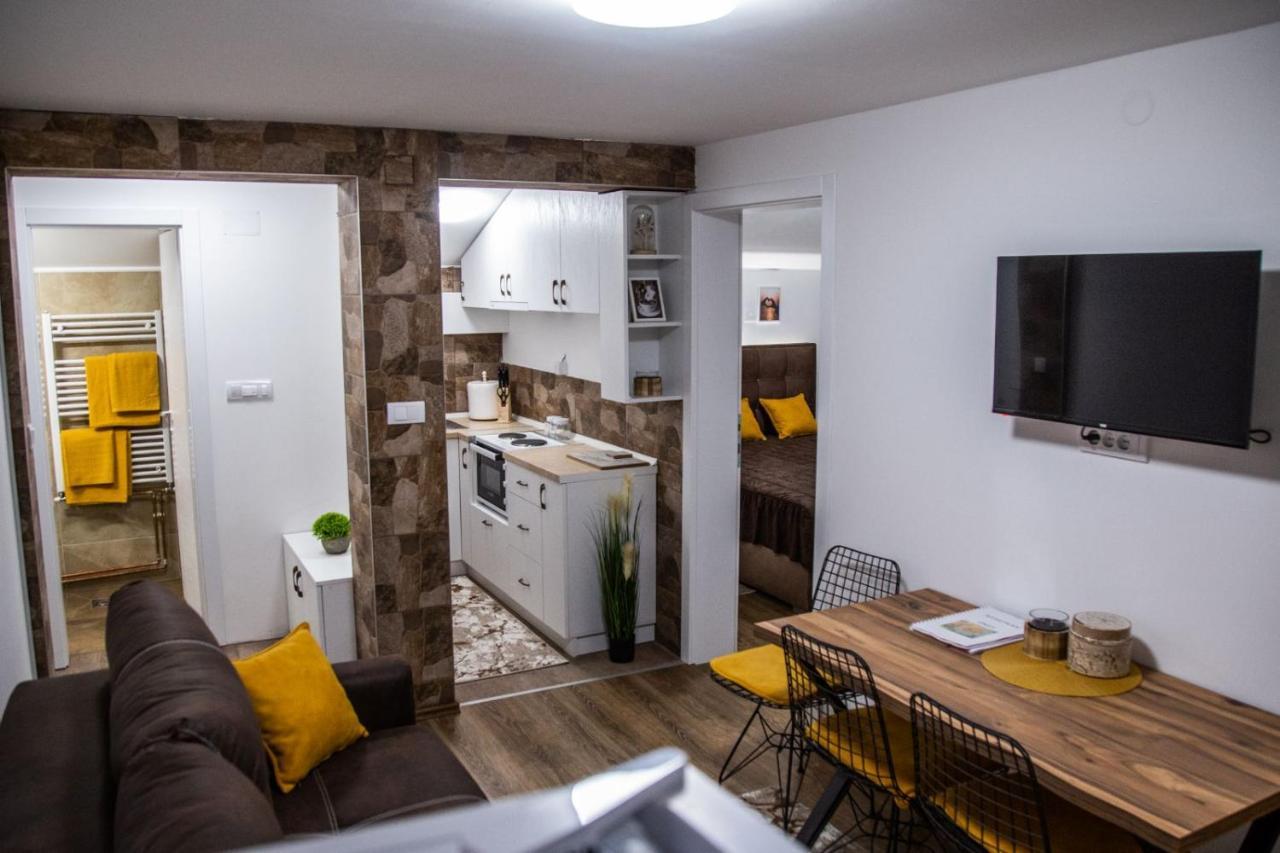 Smile Pirot Exterior foto