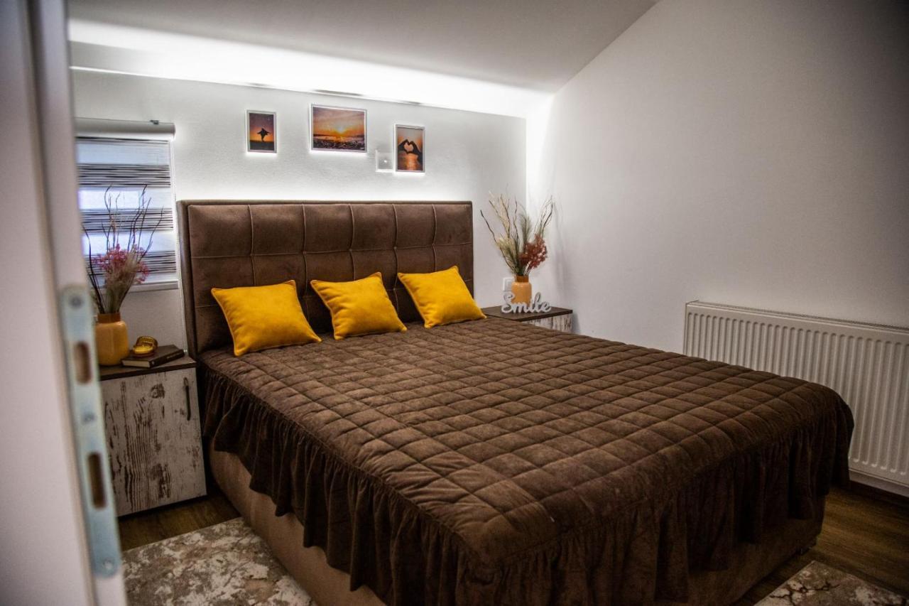 Smile Pirot Exterior foto